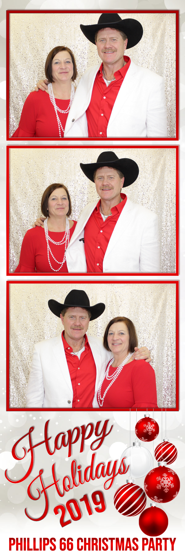 Phillips 66 Christmas Party | View more photos from the event at gallery.photoboothbillings.com/u/PhotoBoothBillings/Phillips-66-Christmas-Party